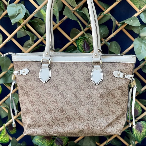 Large Tan/Neutral Guess Bag - Picture 3 of 5